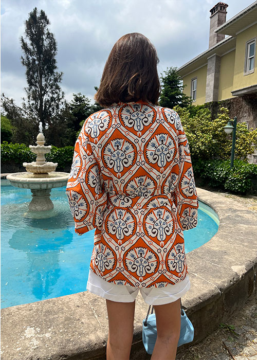 turuncu desenli kimono arka