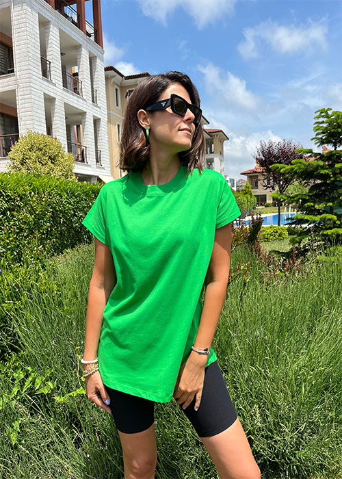 yeşil yuvarlak yaka basic tshirt önden